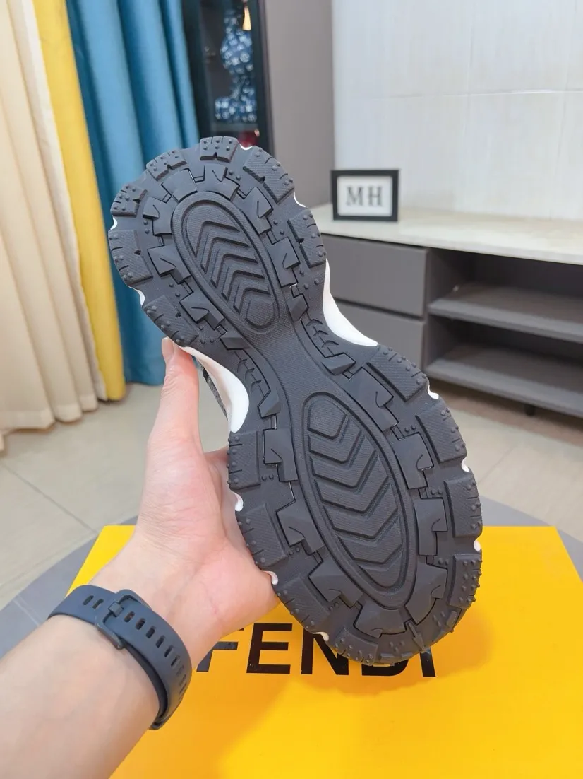 Men's Men's Shoes 💰458🌹🌹[fendi] Fendi's classic and comfortable men's, this complex sneaker is made of soft calfskin➕genuine leather lining➕original ultra-light rubber material with rough outsole. This unique light style is suitable for the casual and refined sensibility of this season. It is comfortable and natural on the feet. It is an everyday style for casual travel in autumn and winter! 38/44
